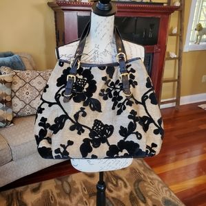 HOST PICK ❤️Glenda Gies Tote Handbag